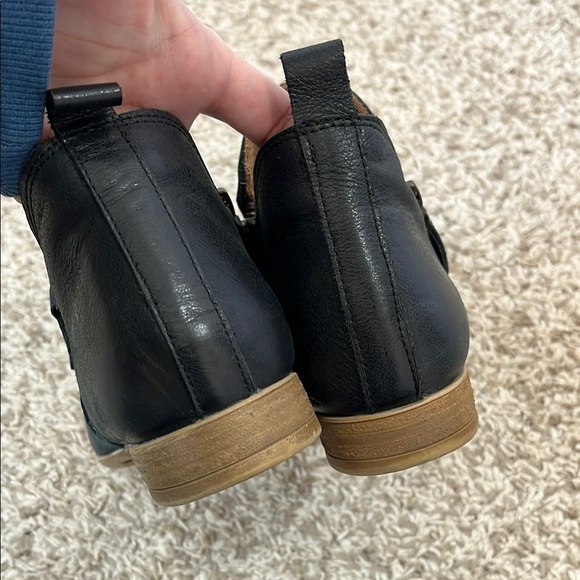 Bueno Footwear Vale Leather Black Minimal Ankle Boots - Size 38 EU 7 US - Picture 4 of 16